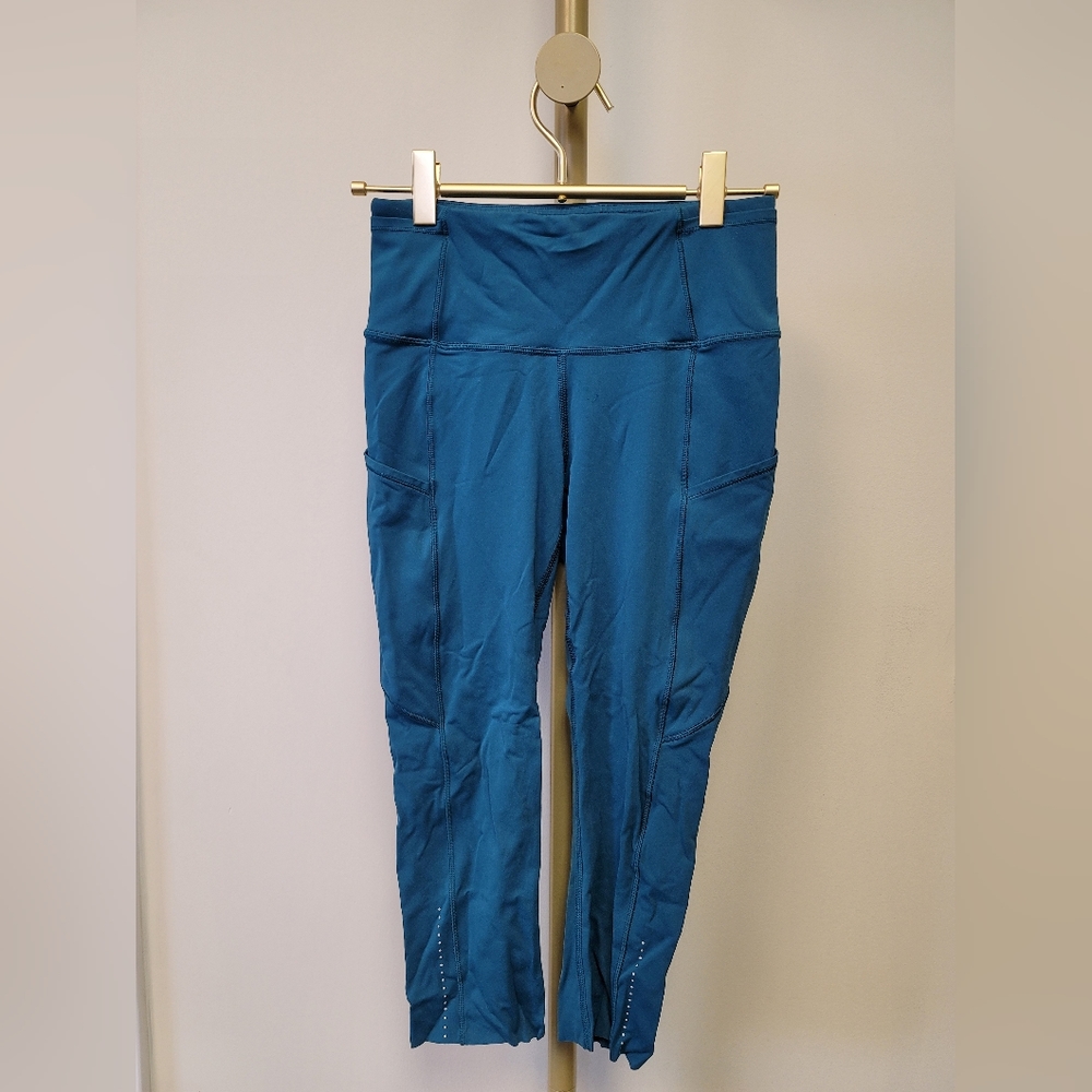 LULULEMON Fast Free Crop Leggings  - Women's High-Performance Activewear